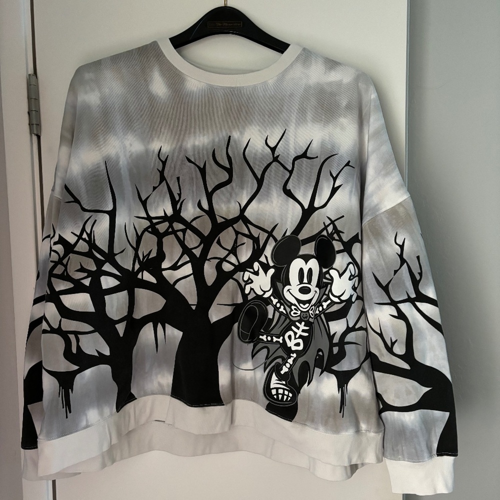 Disney World Halloween Mickey sweatshirt XL